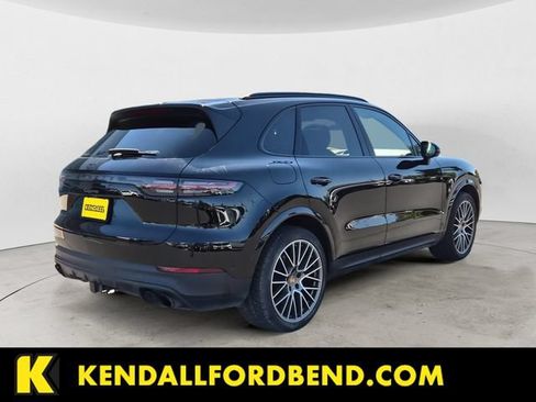 Used 2023 Porsche Cayenne Platinum Edition AWD/4WD image 5