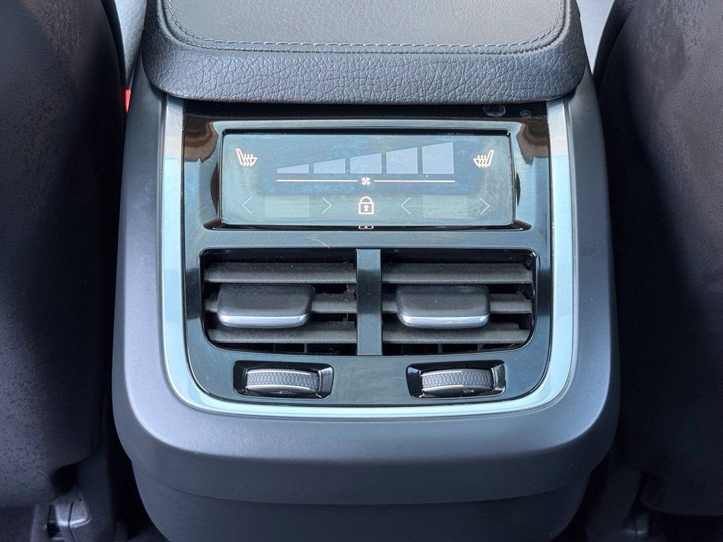Used 2019 Volvo XC90 T6 Momentum w/ Advanced Package AWD/4WD image 15