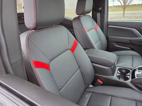 Used 2024 Chevrolet Colorado Z71 w/ Z71 Convenience Package 2 image 37