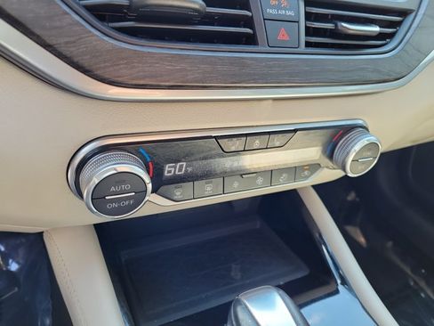 Used 2023 Nissan Altima 2.5 SL AWD/4WD image 29