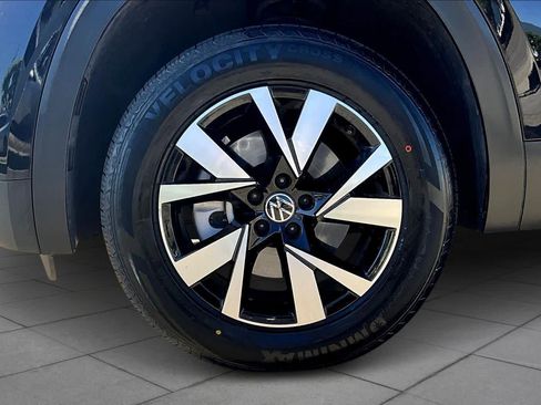 Used 2023 Volkswagen Atlas Cross Sport SE image 10