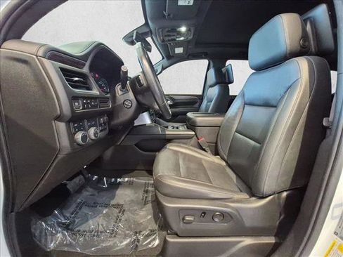 Used 2021 Chevrolet Tahoe Z71 w/ Luxury Package AWD/4WD image 17