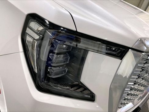Used 2021 GMC Yukon Denali w/ Denali Premium Package AWD/4WD image 29