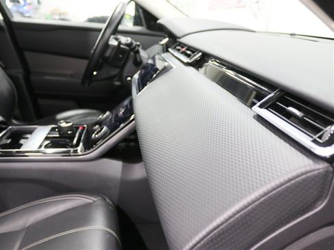 Used 2020 Land Rover Range Rover Velar S AWD/4WD image 31