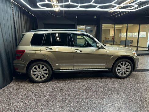 Used 2010 Mercedes-Benz GLK 350 4MATIC image 8