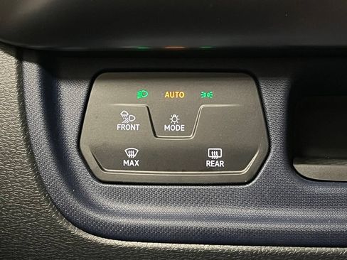New 2025 Volkswagen ID. Buzz Pro S RWD image 17
