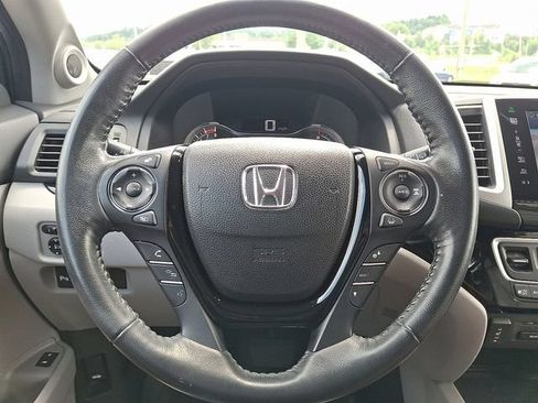 Used 2016 Honda Pilot Touring image 15