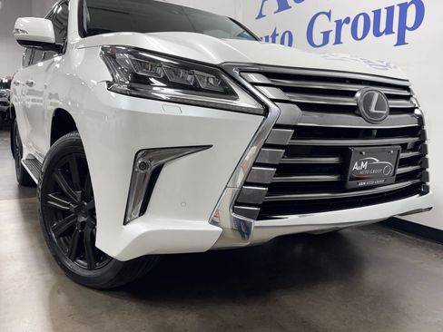Used 2016 Lexus LX 570 4WD w/ Luxury Package image 23