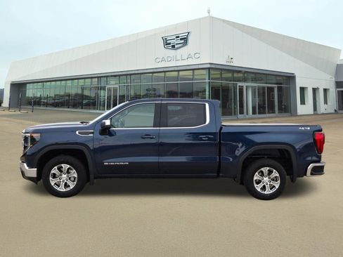 Used 2023 GMC Sierra 1500 SLE AWD/4WD image 3