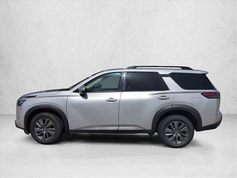 Used 2025 Nissan Pathfinder SV AWD/4WD image 9