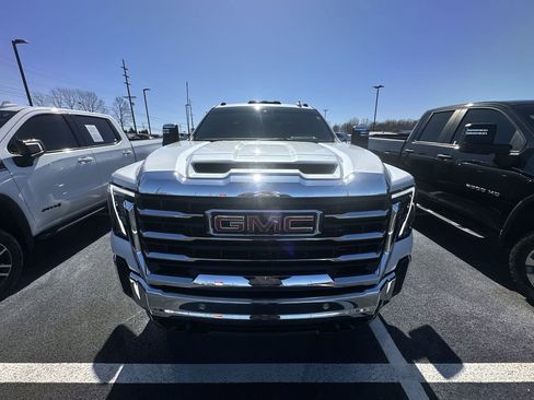 Used 2024 GMC Sierra 2500 SLT w/ SLT Premium Package image 25