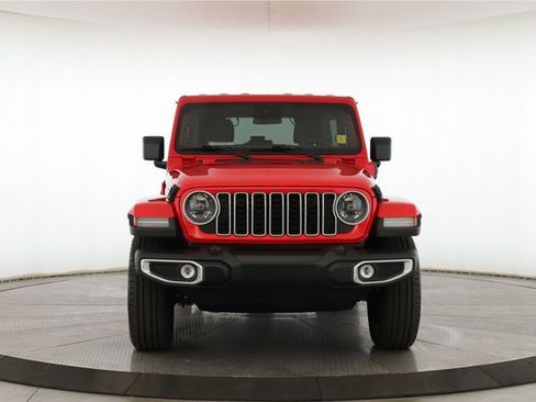 Used 2025 Jeep Wrangler Unlimited Sahara image 12