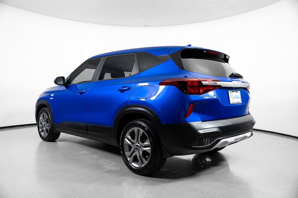 Used 2023 Kia Seltos LX AWD/4WD image 10