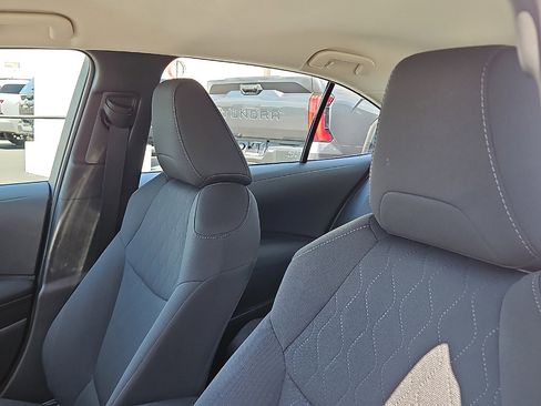 Used 2020 Toyota Corolla LE FWD image 11