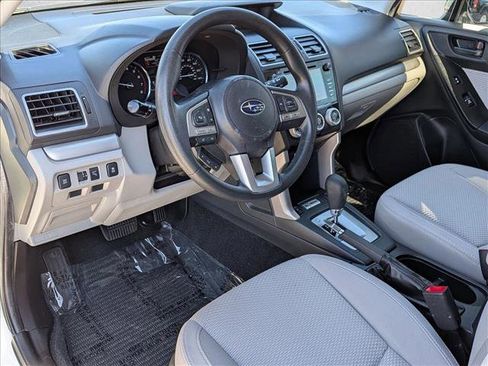 Used 2017 Subaru Forester 2.5i Premium AWD/4WD image 10