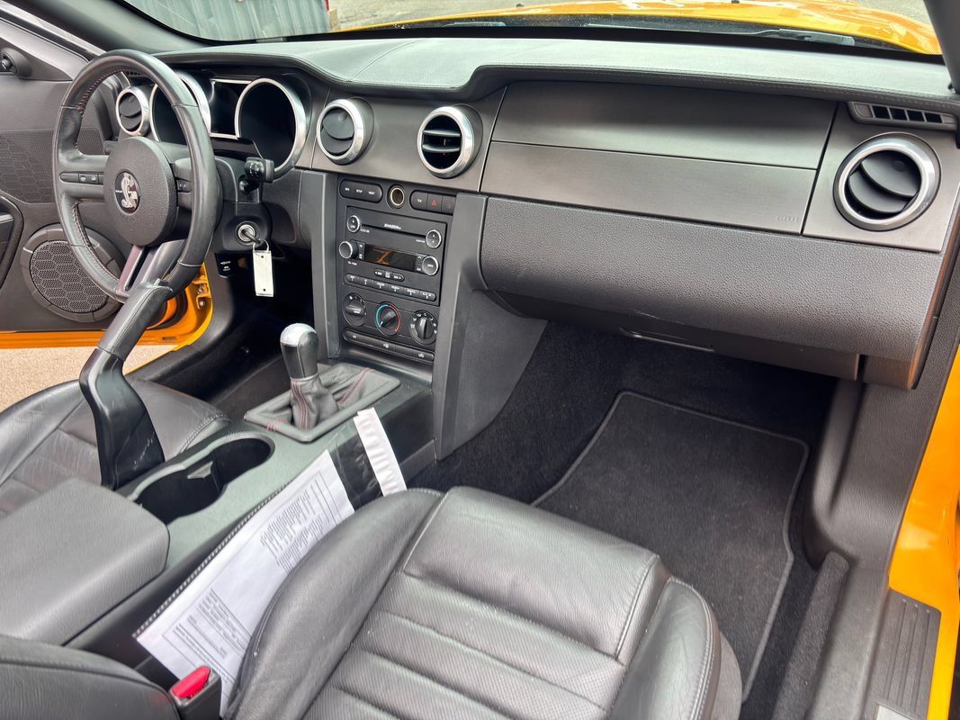 Used 2009 Ford Mustang Shelby GT500 RWD image 5