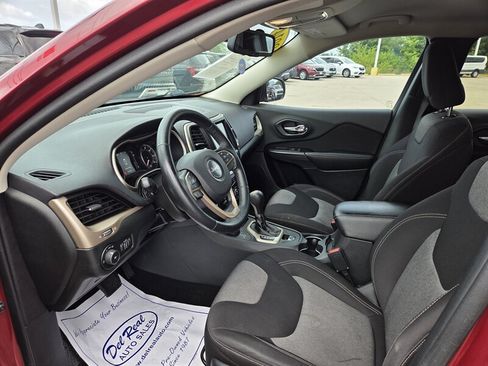 Used 2014 Jeep Cherokee Latitude w/ Cold Weather Group AWD/4WD image 10