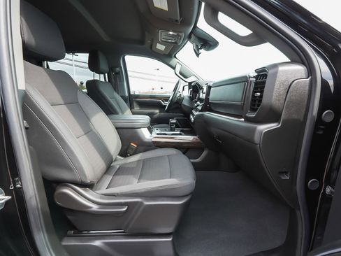 Used 2025 GMC Sierra 1500 Elevation w/ X31 Off-Road Package image 40