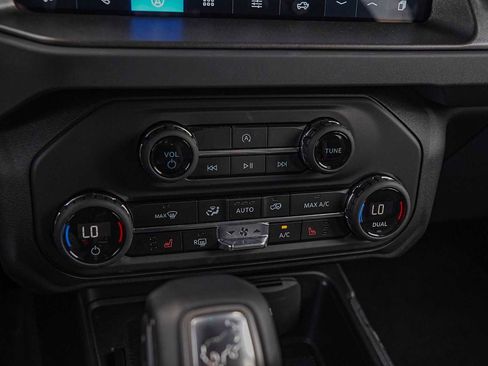 Used 2025 Ford Bronco Big Bend image 19