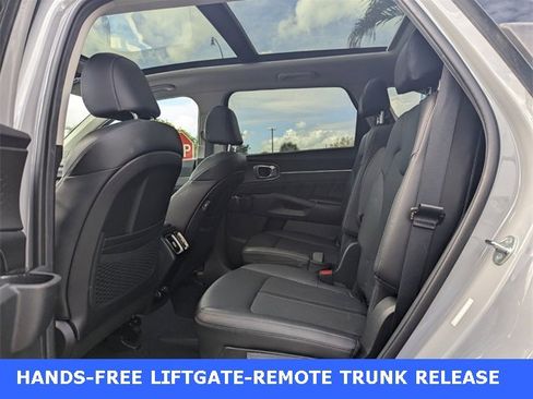 Used 2023 Kia Sorento SX image 7
