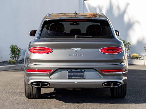 Used 2023 Bentley Bentayga Extended Wheelbase image 13