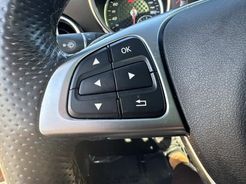 Used 2019 Mercedes-Benz SLC 300 image 23