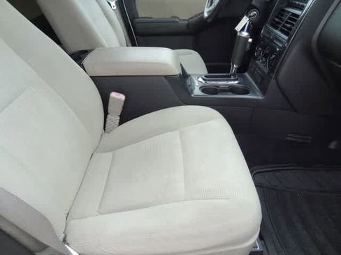 Used 2008 Ford Explorer XLT RWD image 14