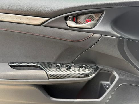 Used 2017 Honda Civic Si image 9