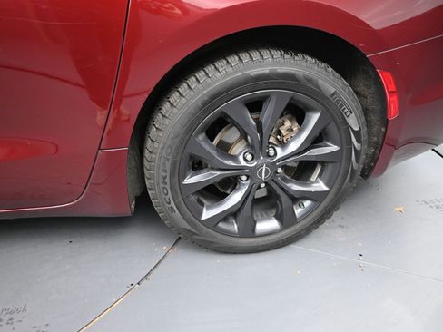 Used 2018 Chrysler Pacifica Touring Plus w/ S Appearance Package image 20