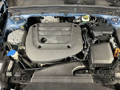 Used 2023 Volvo XC40 B5 Plus w/ Protection Package Premier image 28