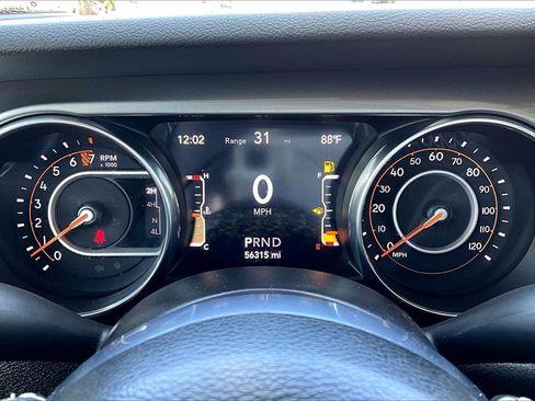 Used 2020 Jeep Gladiator Overland image 12