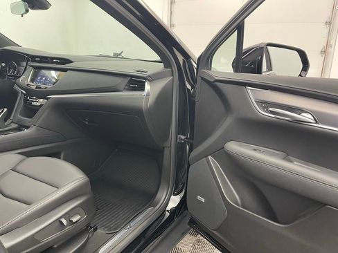 Used 2025 Cadillac XT5 Luxury w/ LPO, Floor Liner Package AWD/4WD image 30