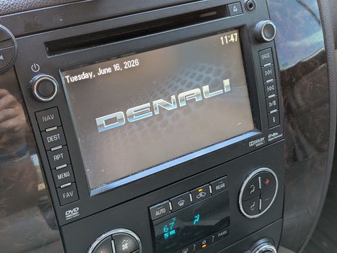 Used 2012 GMC Yukon Denali AWD/4WD image 22