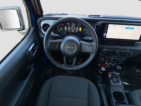 Used 2024 Jeep Wrangler Willys AWD/4WD image 16