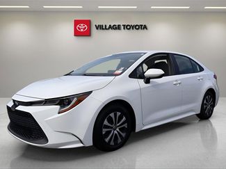 Certified 2022 Toyota Corolla LE image 1