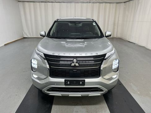 Used 2023 Mitsubishi Outlander SE AWD/4WD image 3