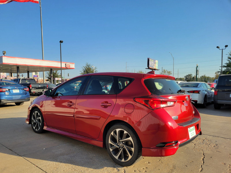 Used 2018 Toyota Corolla iM w/ All-Weather Mat Package FWD image 6