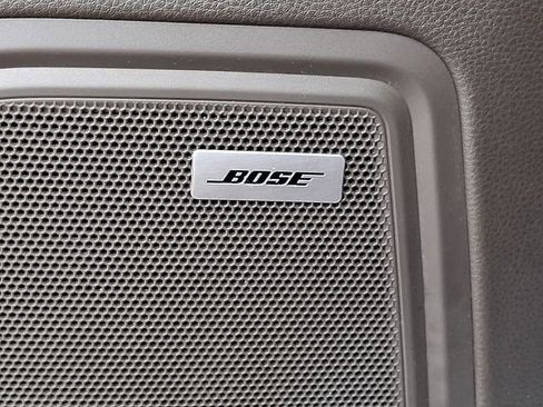 Certified 2017 Porsche Macan image 28