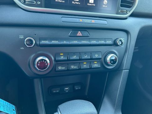 Used 2022 Kia Sportage LX FWD image 23