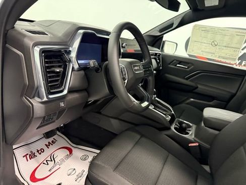 New 2026 GMC Canyon Elevation image 12