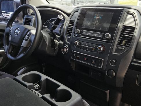 Used 2022 Nissan Titan SV RWD image 30