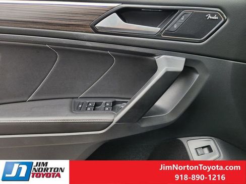 Used 2023 Volkswagen Tiguan SEL R-Line AWD/4WD image 23