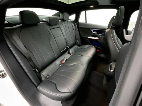 Used 2026 Mercedes-Benz EQE 320 4MATIC Sedan image 16