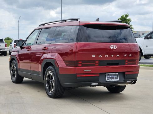 Used 2025 Hyundai Santa Fe SEL FWD image 4