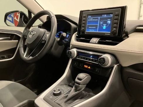 Used 2020 Toyota RAV4 XLE w/ XLE Grade Weather Package AWD/4WD image 30
