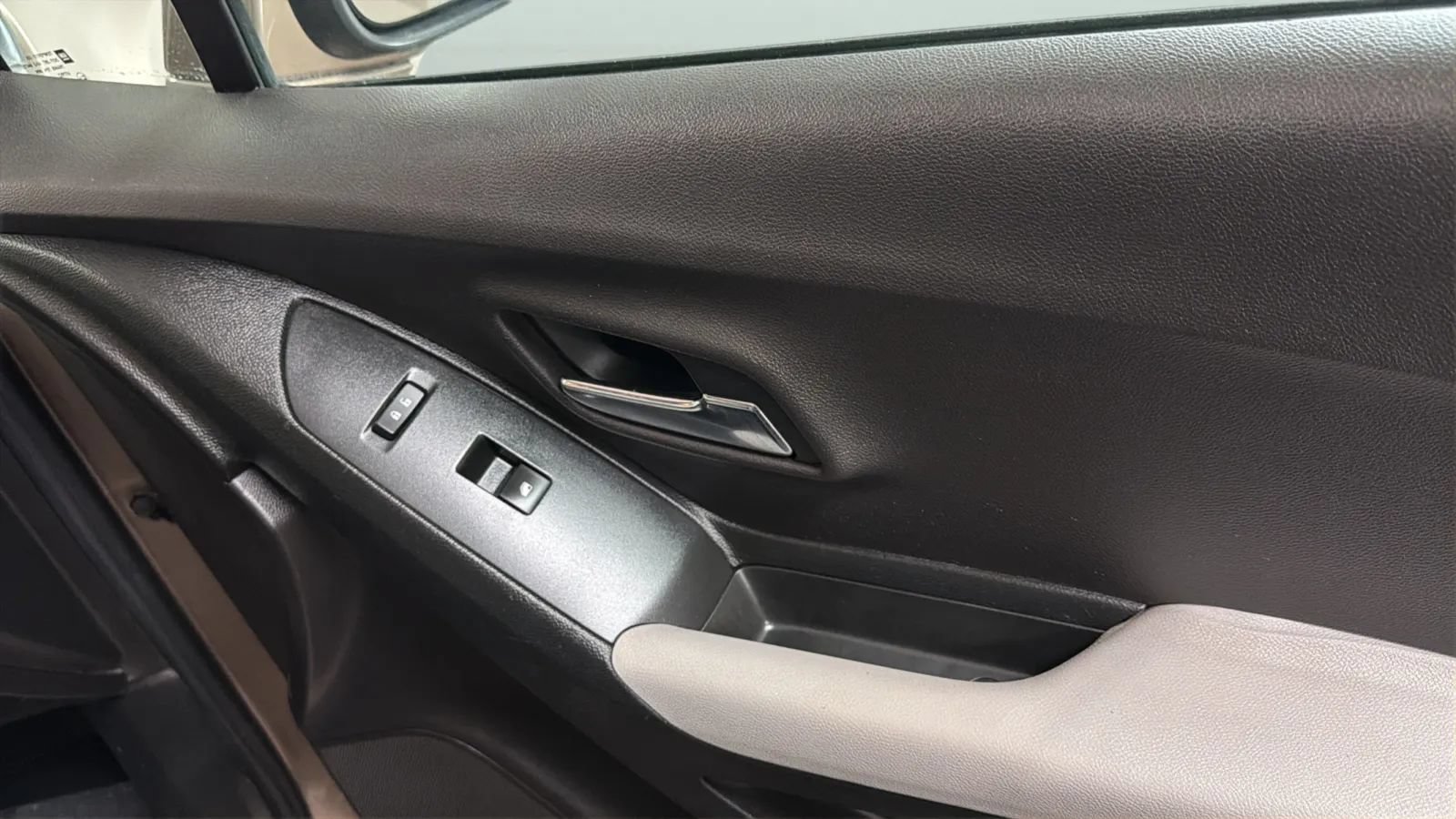 Used 2018 Chevrolet Trax LT w/ Driver Confidence Package FWD image 18