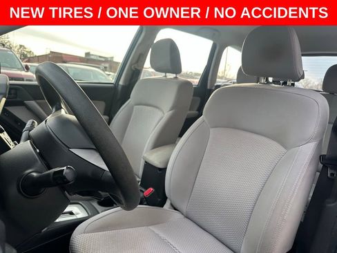 Used 2015 Subaru Forester 2.5i w/ Alloy Wheel Package image 6