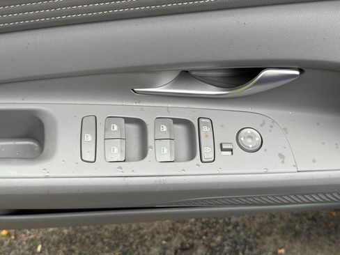 Certified 2025 Hyundai Elantra Sport FWD image 17