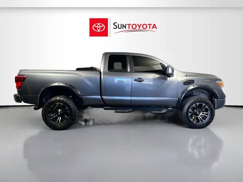 Used 2018 Nissan Titan PRO-4X w/ Pro-4x Convenience Package image 2