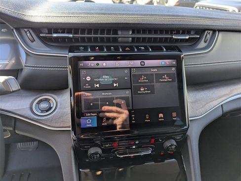 Used 2021 Jeep Grand Cherokee L Limited image 25